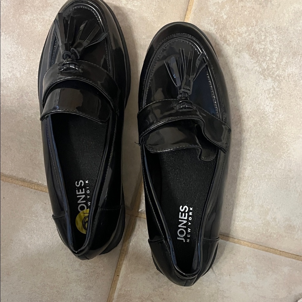 Jones New York Women's Glossy Black Tassel Loafers